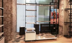 140_GXTST_04_geox-negozio-corso-italia-restyling-trieste-retail