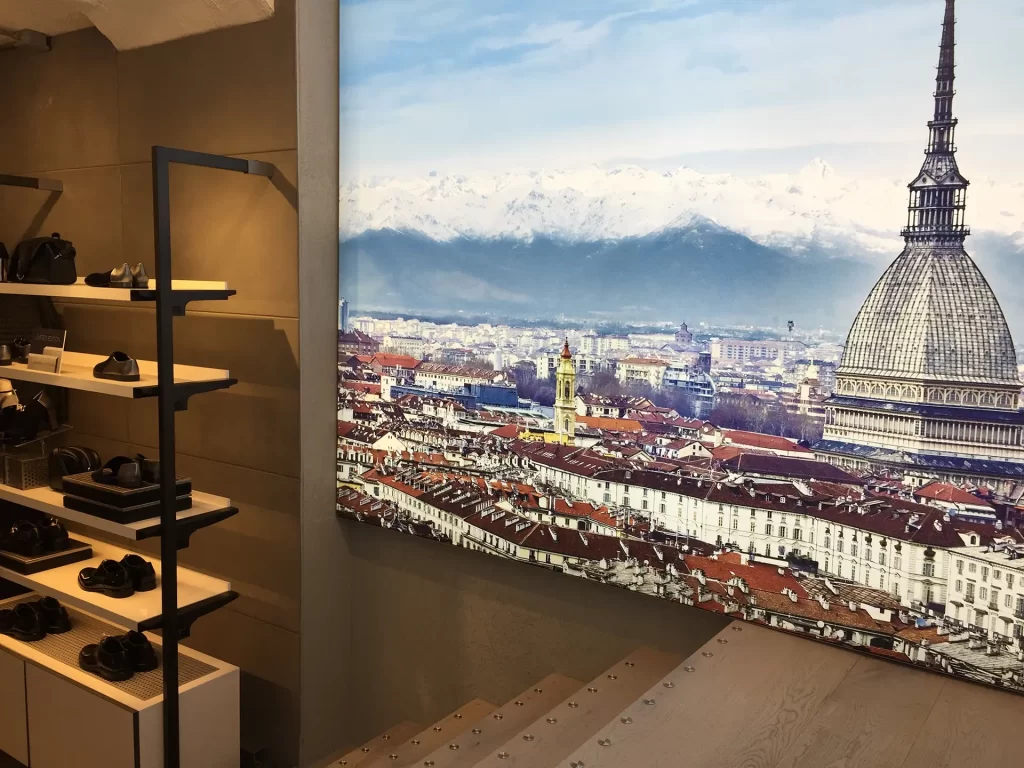Ristrutturazione con nuovo concept punto vendita Geox in Milano