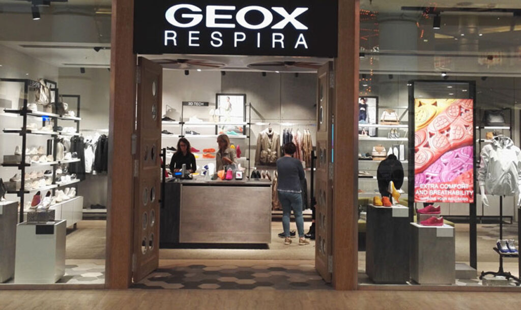 Ristrutturazione con nuovo concept punto vendita Geox in centro commerciale Globo