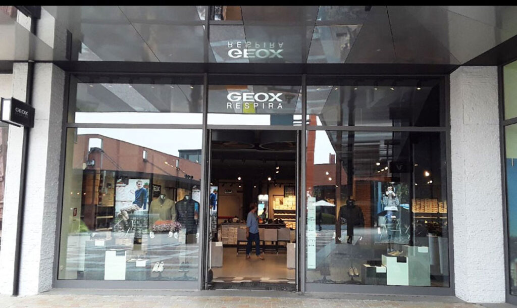 Ristrutturazione con nuovo concept punto vendita Geox in Outlet di Vicolungo